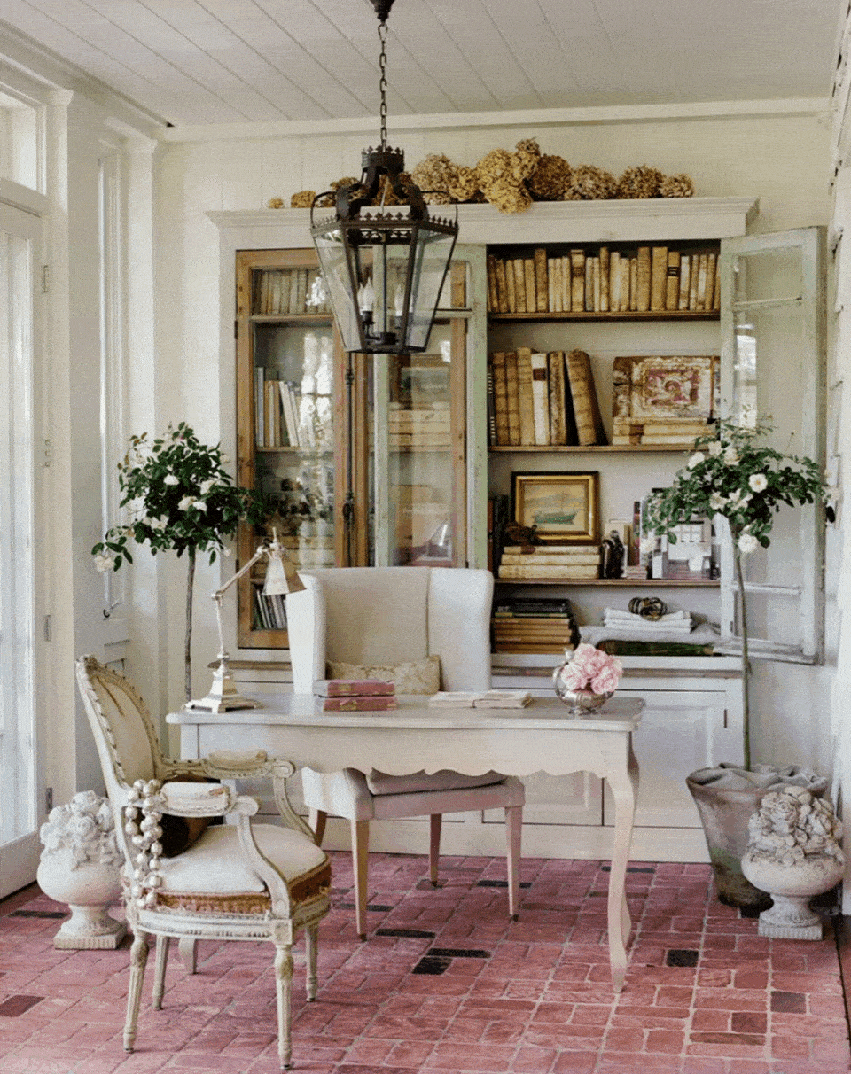 How to Achieve a Dreamy French Shabby Chic Office Part 1